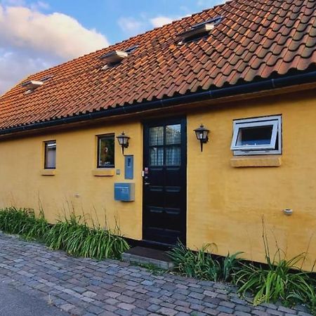 Yellow House Hostel Kopenhag Dış mekan fotoğraf